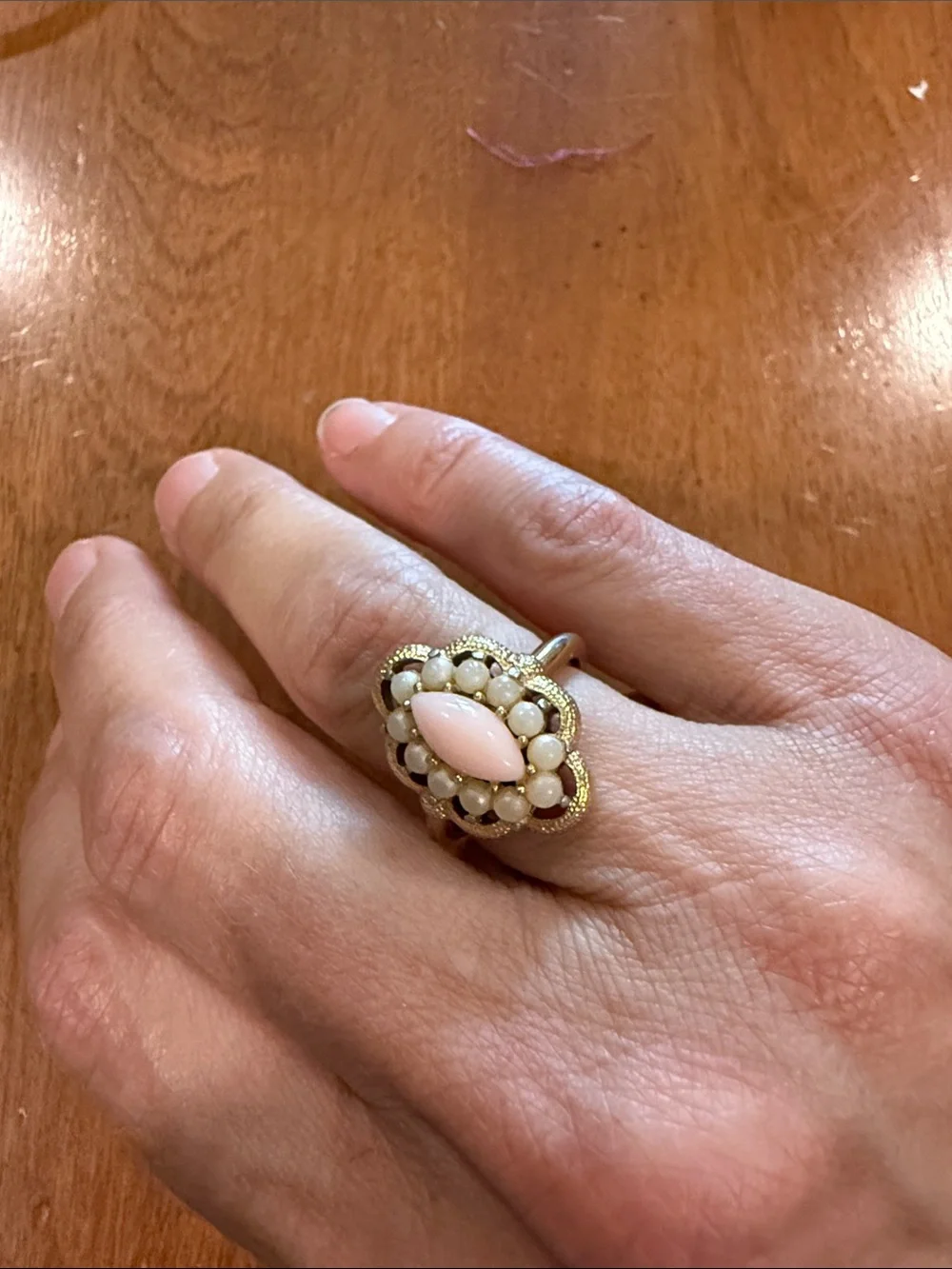 Vintage Avon Gold-Tone Pink Cabochon & Cream Bead Floral Ring
